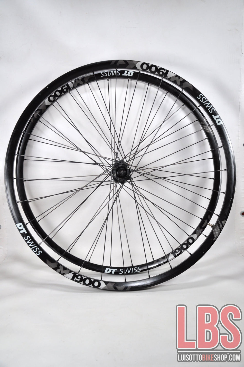 Cerchi Ruote DT Swiss M1900  29  30mm .  Corpetto Shimano. Attacco dischi 6 fori . Boost 15x110 12x148