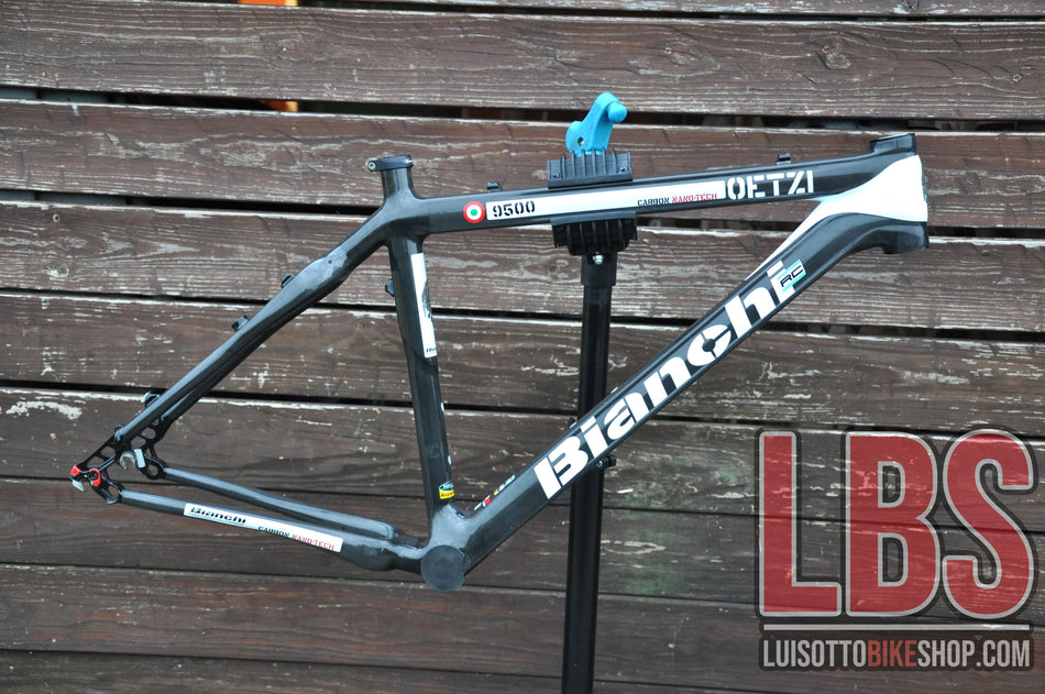 Telaio MTB Bianchi Oetzi RC carbon nano teck 9500. Manca forcellino.