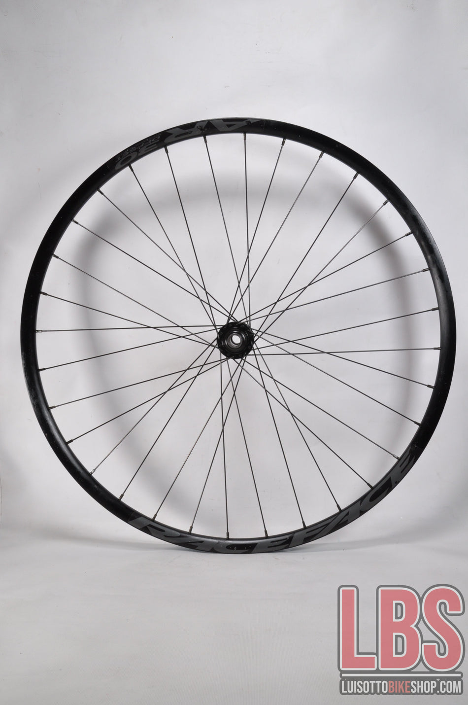 Cerchio ruota anteriore MTB Race Face ARC30 29" 622x30 Mozzo Shimano. Cod. A00580