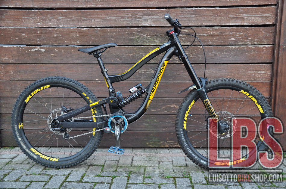 MTB Downhill Nukerproof scalp 26 . Code A00615