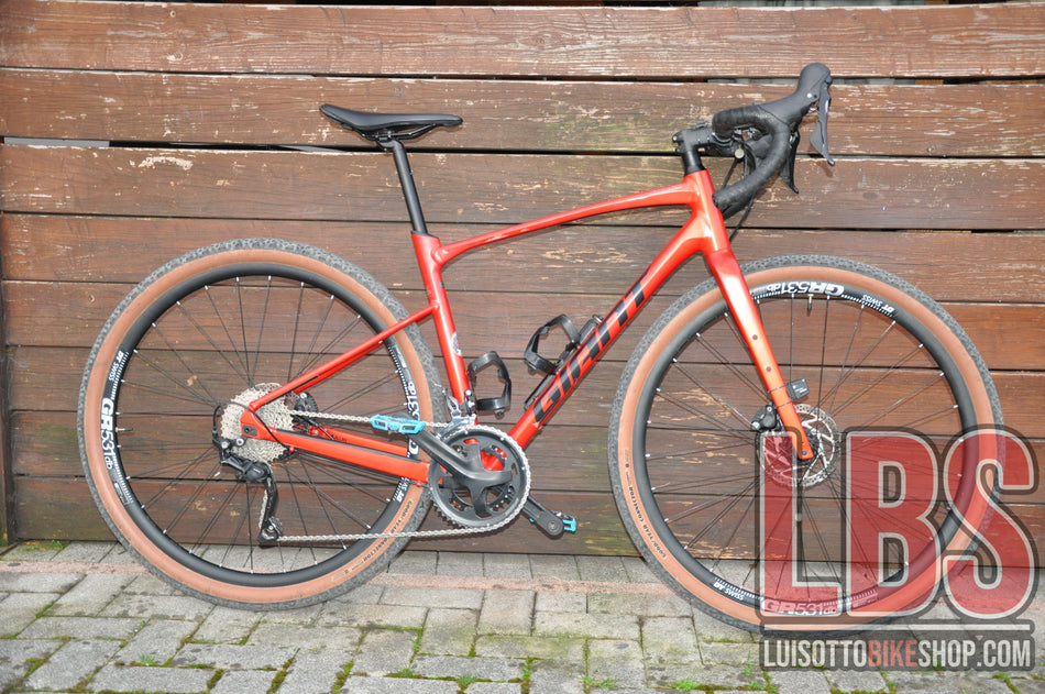 Gravel Giant revolt 1  My 2022. Code A00616